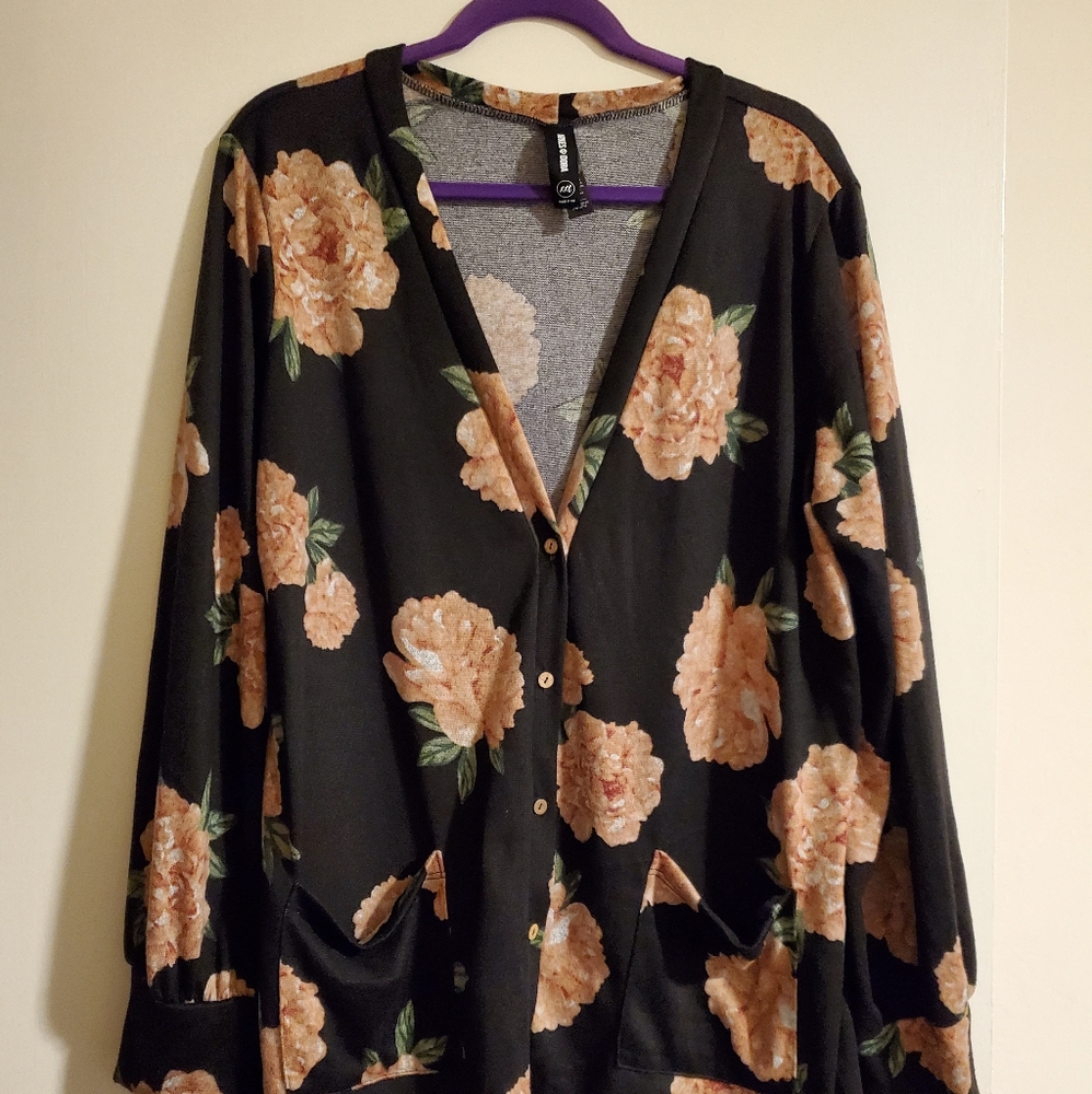 Agnes and Dora XXL floral blouson cardiga